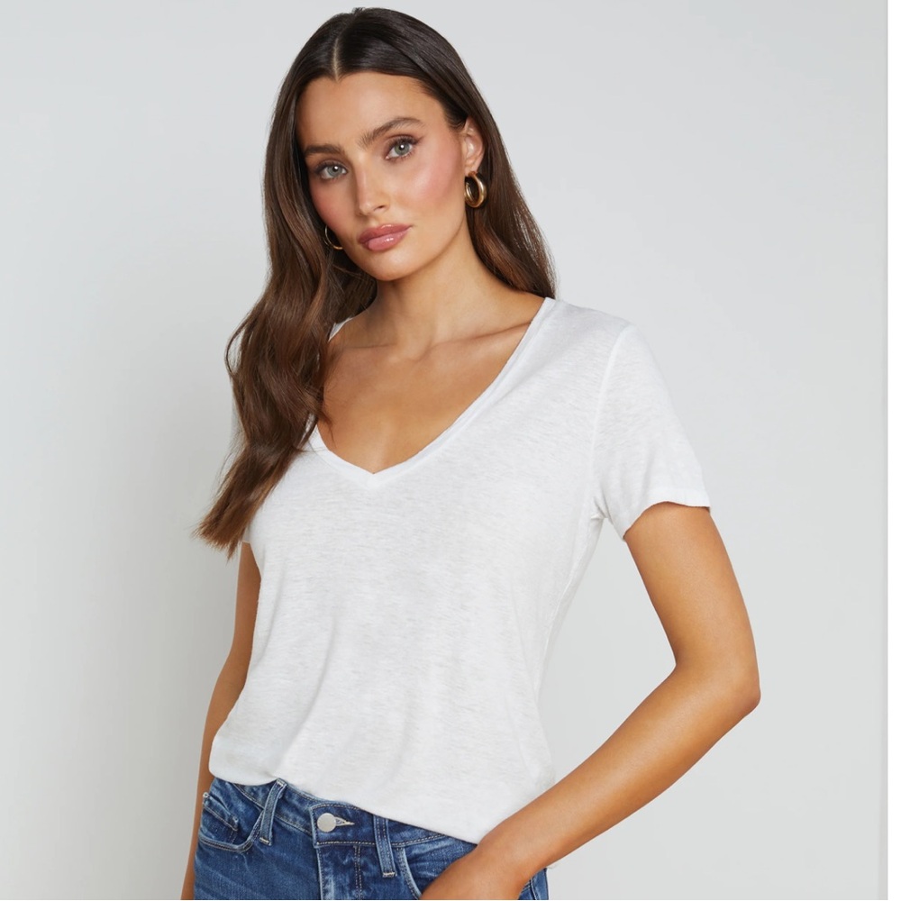L’agence Daijia V-Neck Tee Mint Green